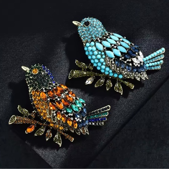 Robin Bird Crystal Elegant Multicolor Bird Brooch - Picture 4 of 8